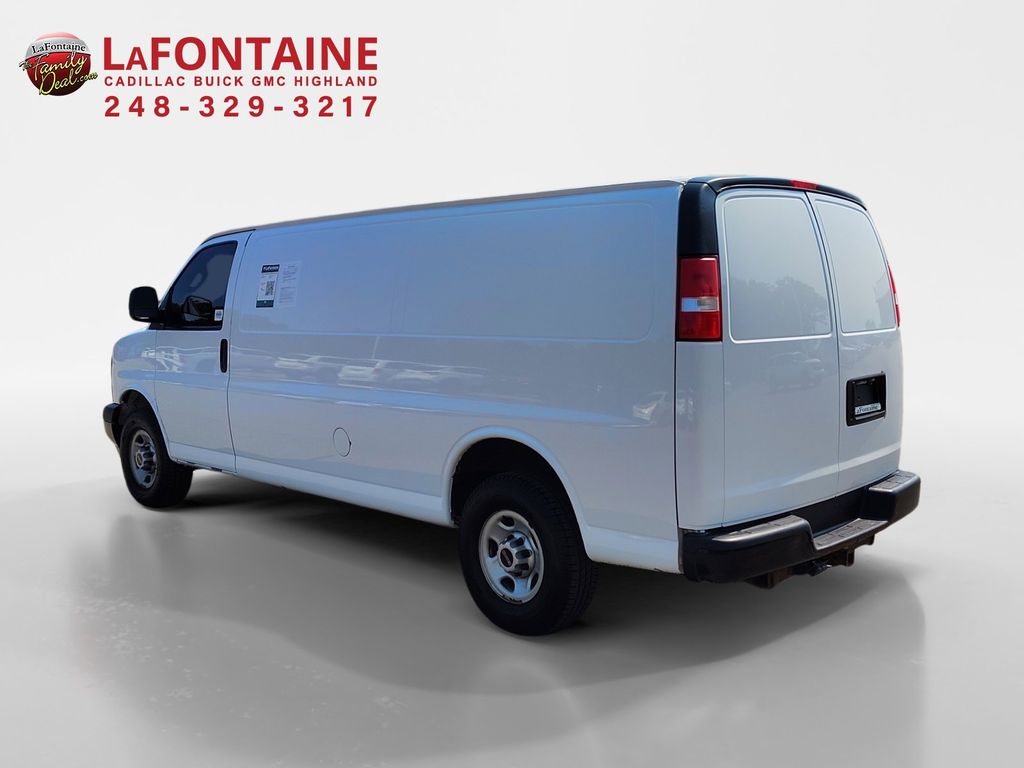 2017 GMC Savana 2500 Work Van 5