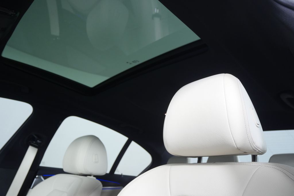 Thumbnail: 2023 BMW 5 Series - 12