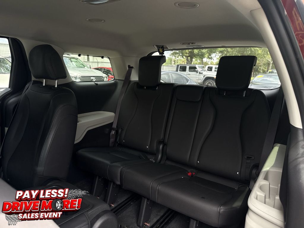 Used 2024 Kia Carnival Van