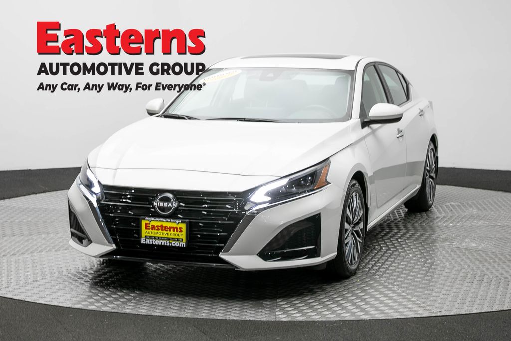 Pearl White Tricoat 2024 Nissan Altima Sedan Front-Wheel Drive Continuously Variable Transmission
