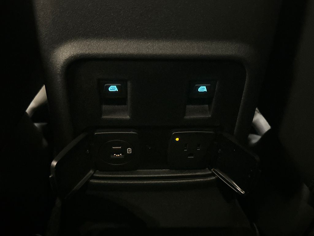 Certified Used 2024 Gray Ford Wildtrak image 31