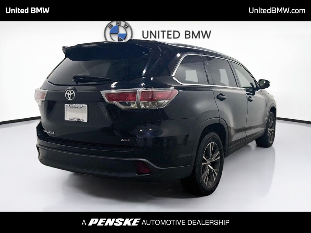 Thumbnail: 2016 Toyota Highlander - 5