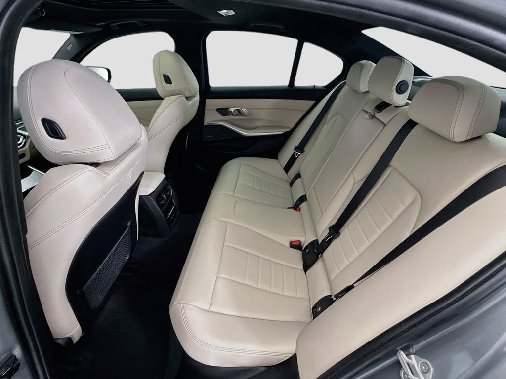 Thumbnail: 2023 BMW 3 Series - 20