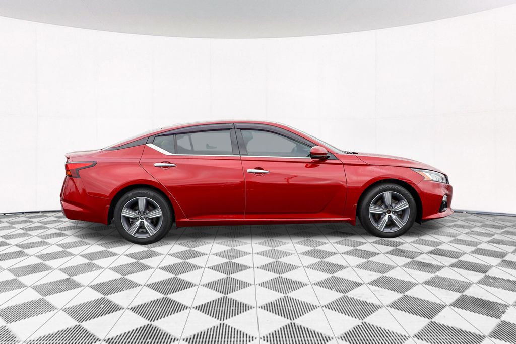 2019 Nissan Altima 2.5 SV 8