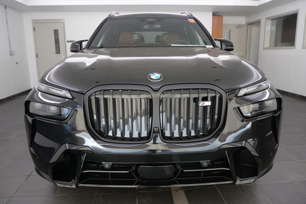 2025 BMW X7 M60i 10