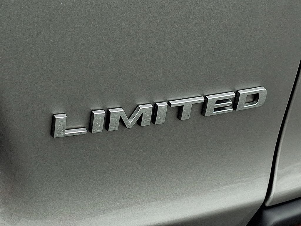 2019 Jeep Cherokee Limited Silver at Subaru and VW of Moon Township