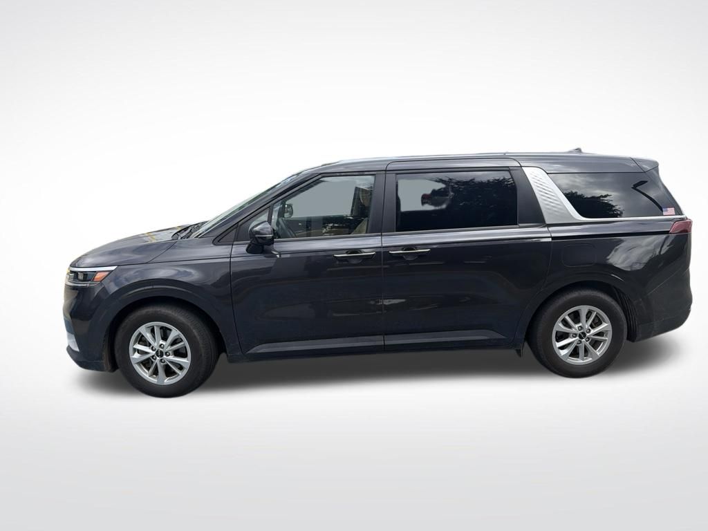 Certified Used 2024 Gray Kia LX image 2