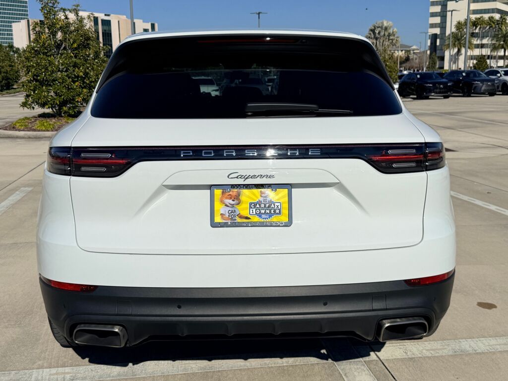 Thumbnail: 2021 Porsche Cayenne - 10