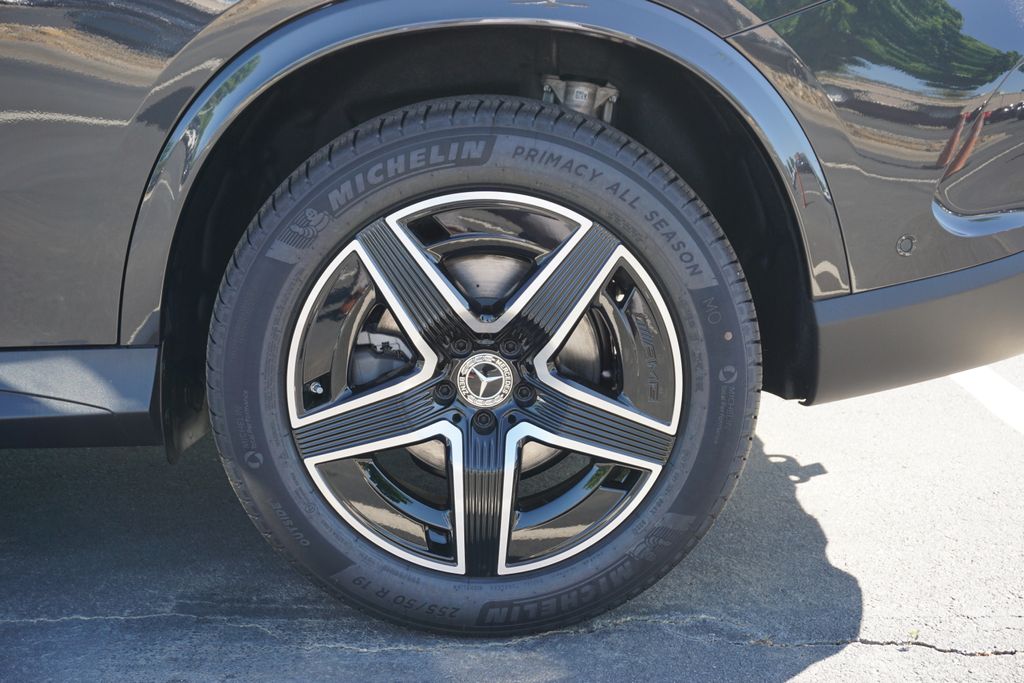 2025 Mercedes-Benz GLC 300 11