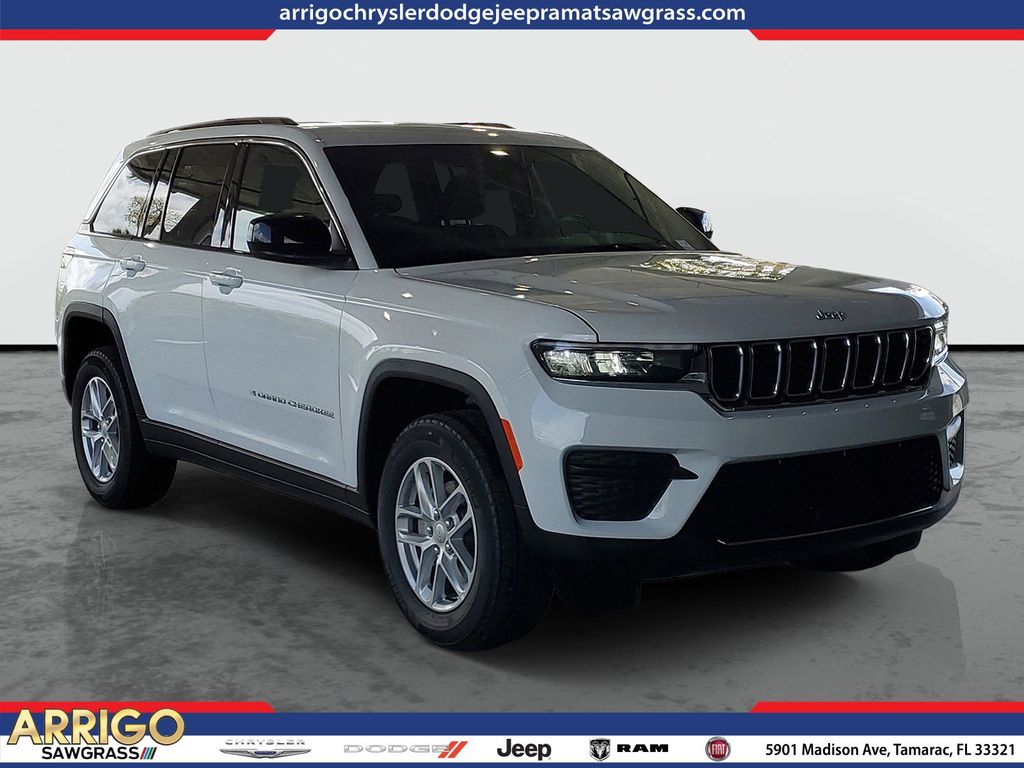 2026 Jeep Grand Cherokee Laredo