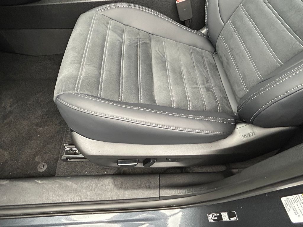 New 2026 Graphite Gray Mitsubishi SE image 13