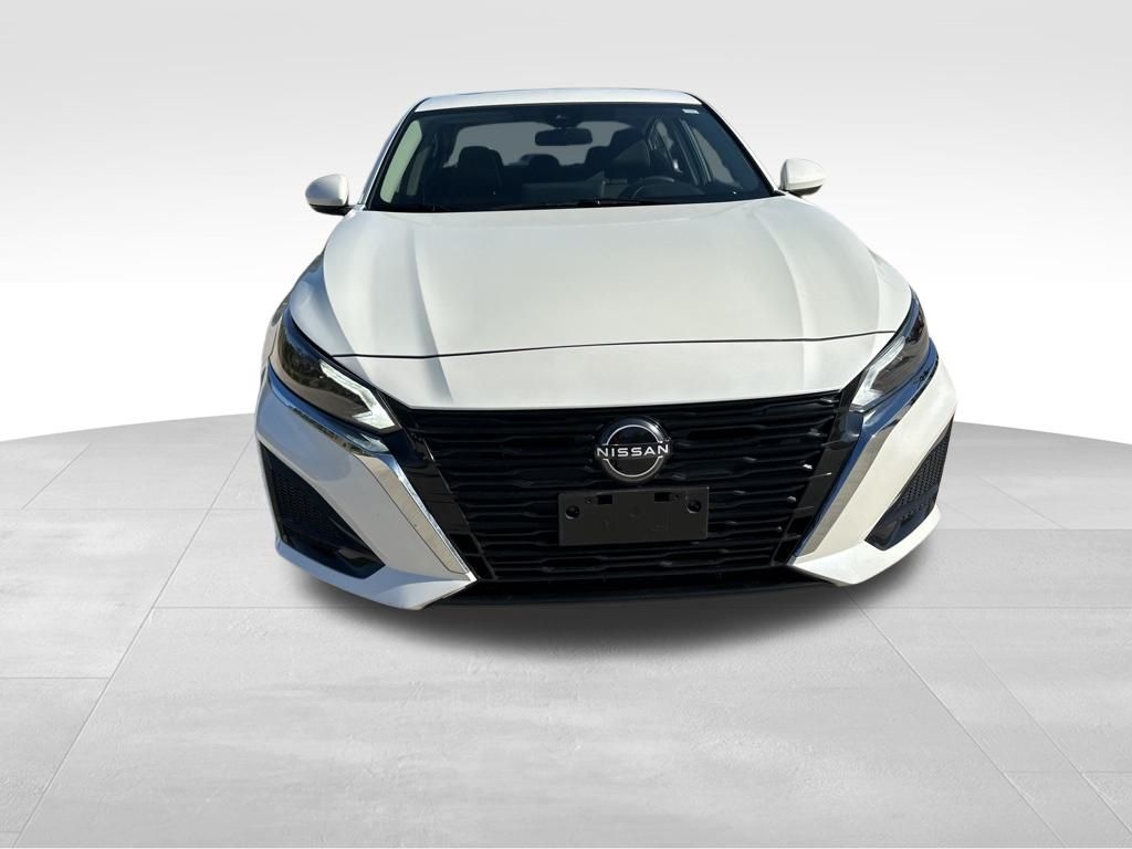 2023 Nissan Altima 2.5 SV 2