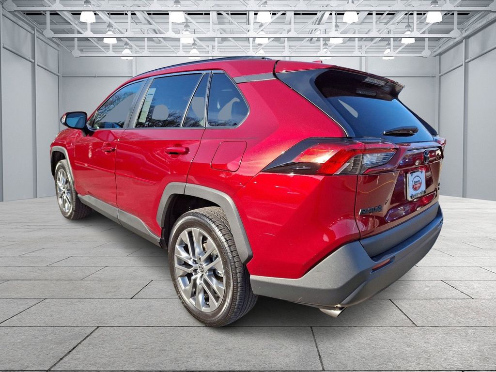 2022 Toyota RAV4 XLE Premium 6