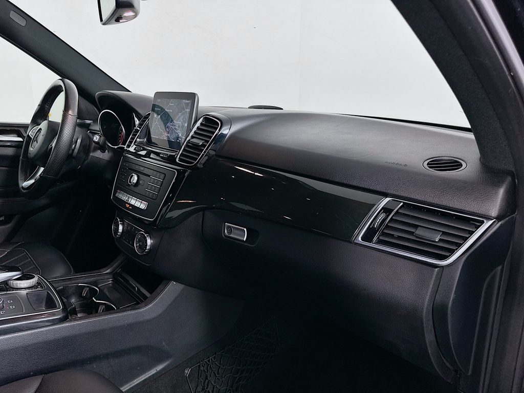 Thumbnail: 2018 Mercedes-Benz GLE - 31