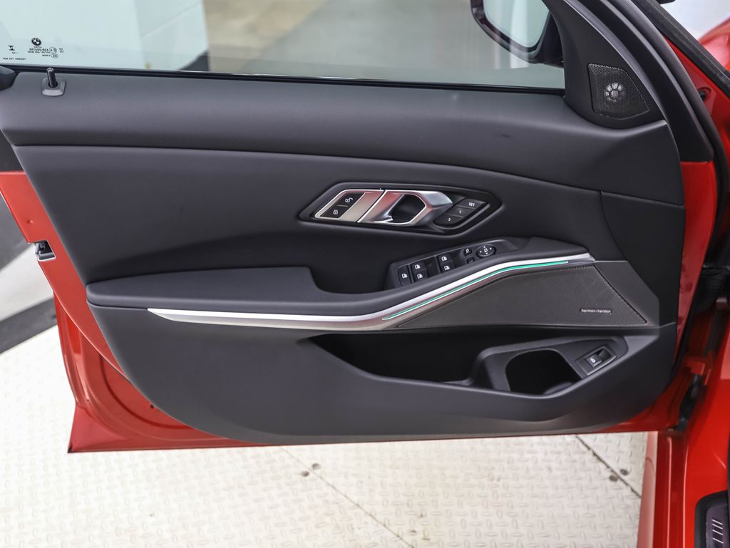 Thumbnail: 2023 BMW 3 Series - 9