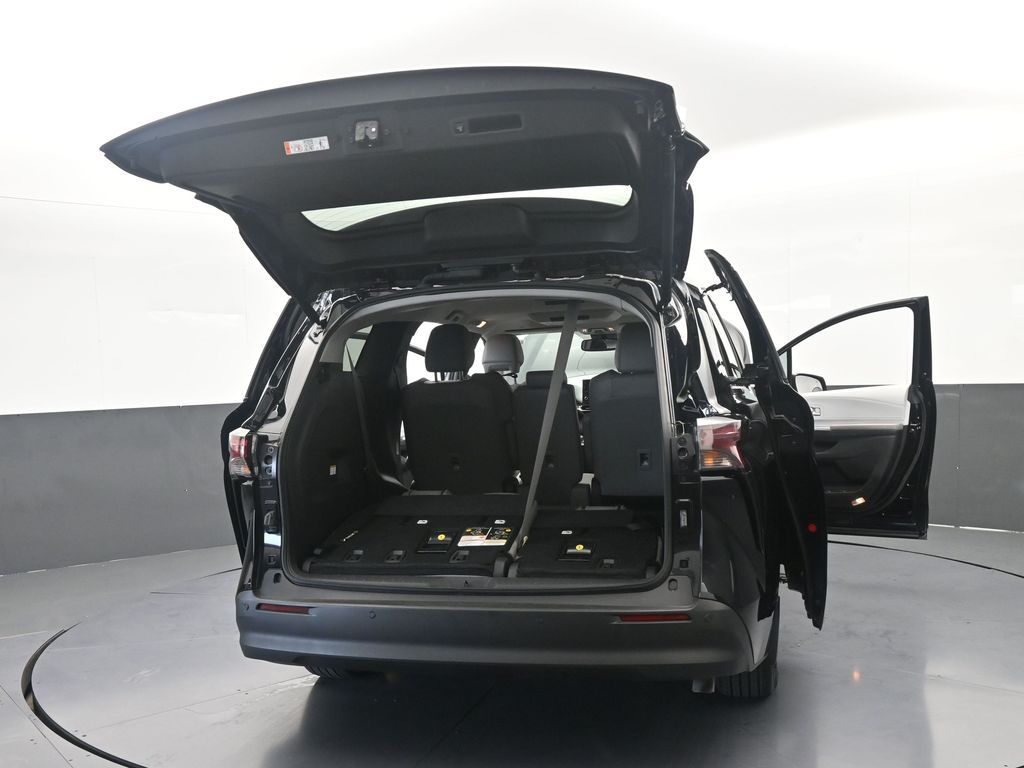 Used 2025 Midnight Black Metallic Toyota XLE image 78