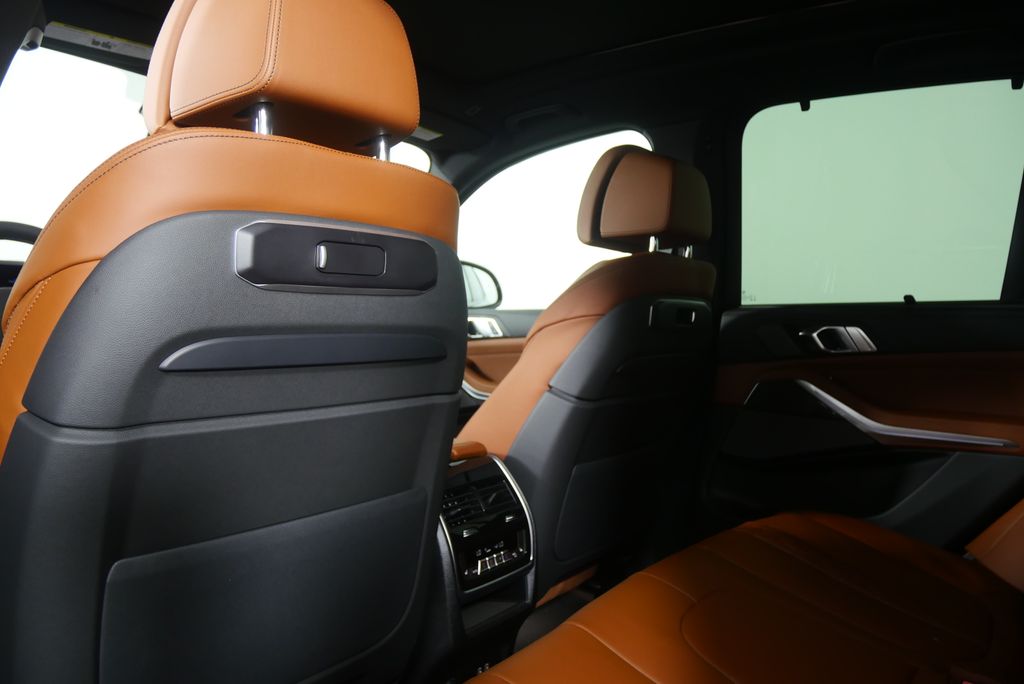 Thumbnail: 2026 BMW X5 - 16