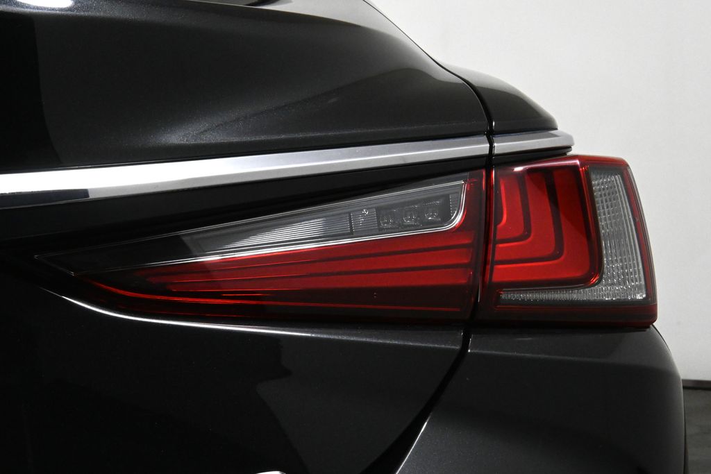 2019 Lexus ES 350 Luxury 13
