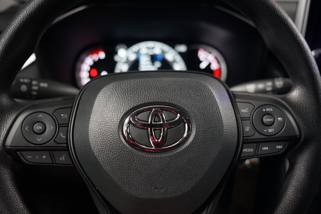 Thumbnail: 2025 Toyota RAV4 - 16