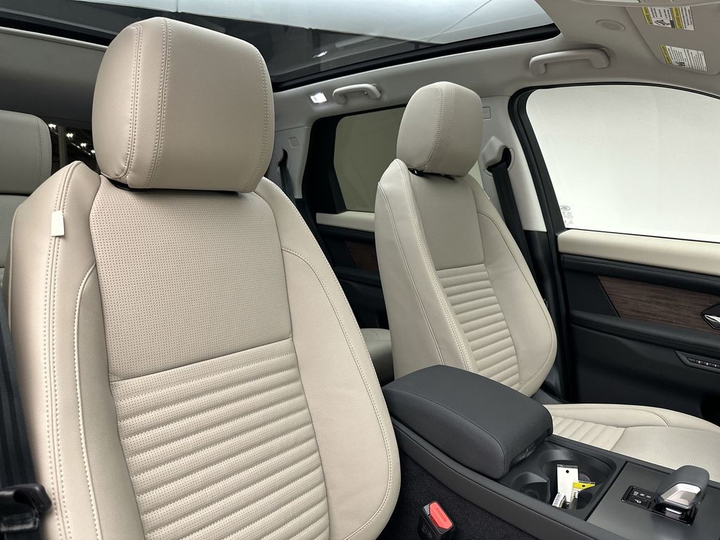 2024 Land Rover Discovery Sport S 13