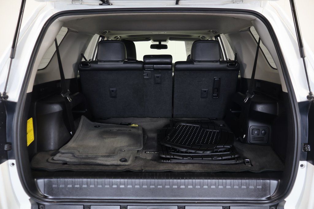 Thumbnail: 2015 Toyota 4Runner - 14