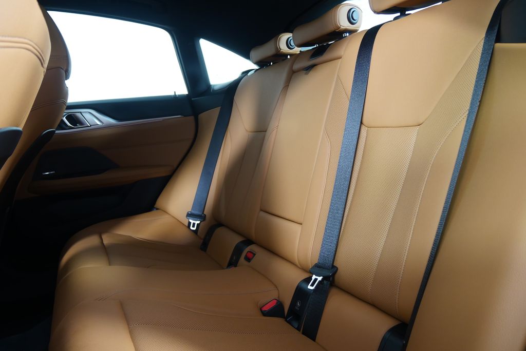Thumbnail: 2024 BMW 4 Series - 16