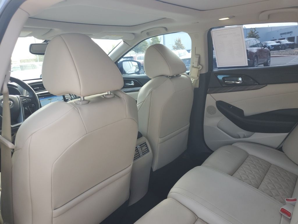 Used Car 2017 Nissan Maxima  Platinum For Sale Under $15,000 In Austin, Texas