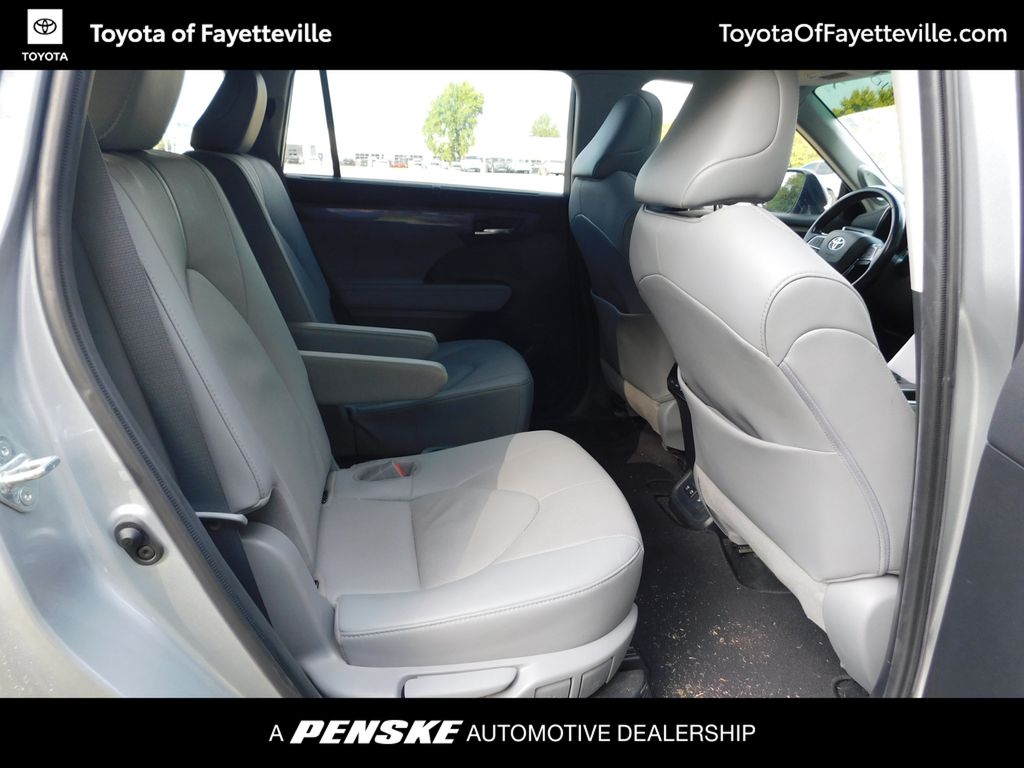 Thumbnail: 2021 Toyota Highlander - 5