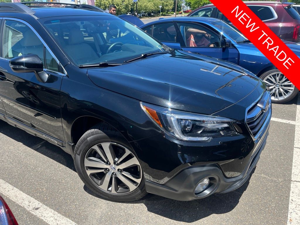 Crystal Black Silica 2018 Subaru Outback Wagon All-Wheel Drive Continuously Variable Transmission