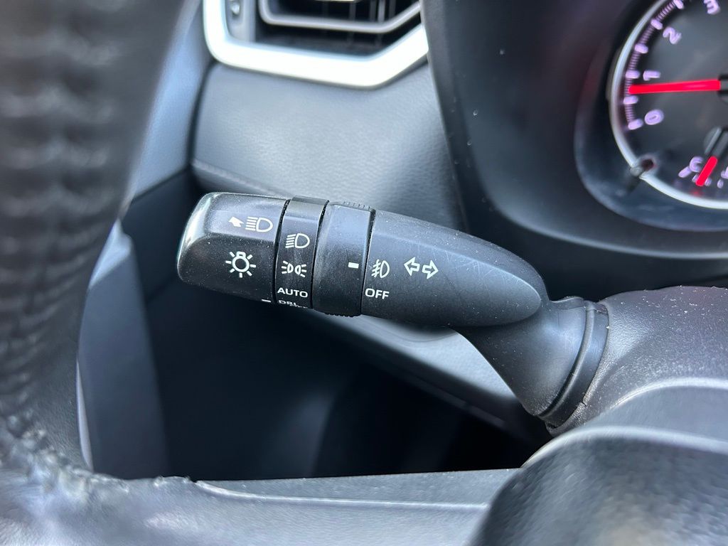 2021 Toyota RAV4 XLE Premium 21