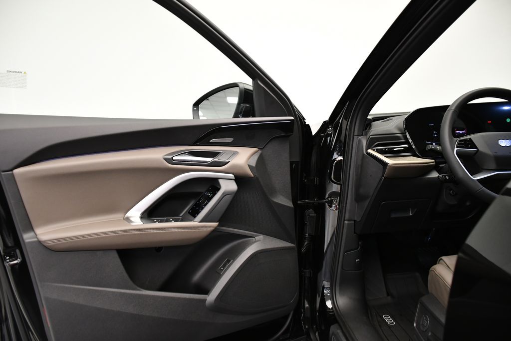 Thumbnail: 2025 Audi Q5 - 30