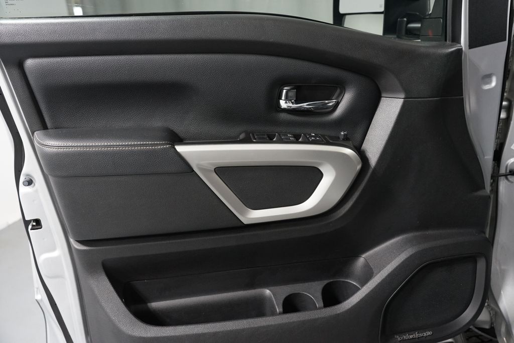 Thumbnail: 2018 Nissan Titan - 31