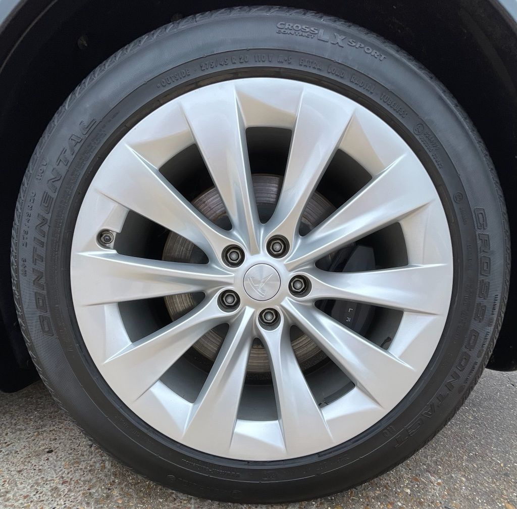 2018 Tesla Model X 75D Silver at Autostrade