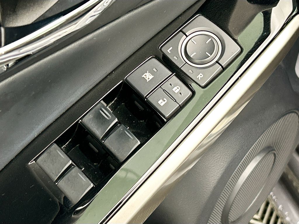 Thumbnail: 2016 Lexus IS - 21