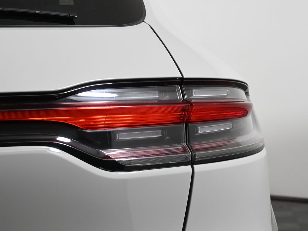 Thumbnail: 2022 Porsche Macan - 13