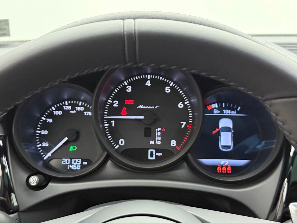 Thumbnail: 2023 Porsche Macan - 11