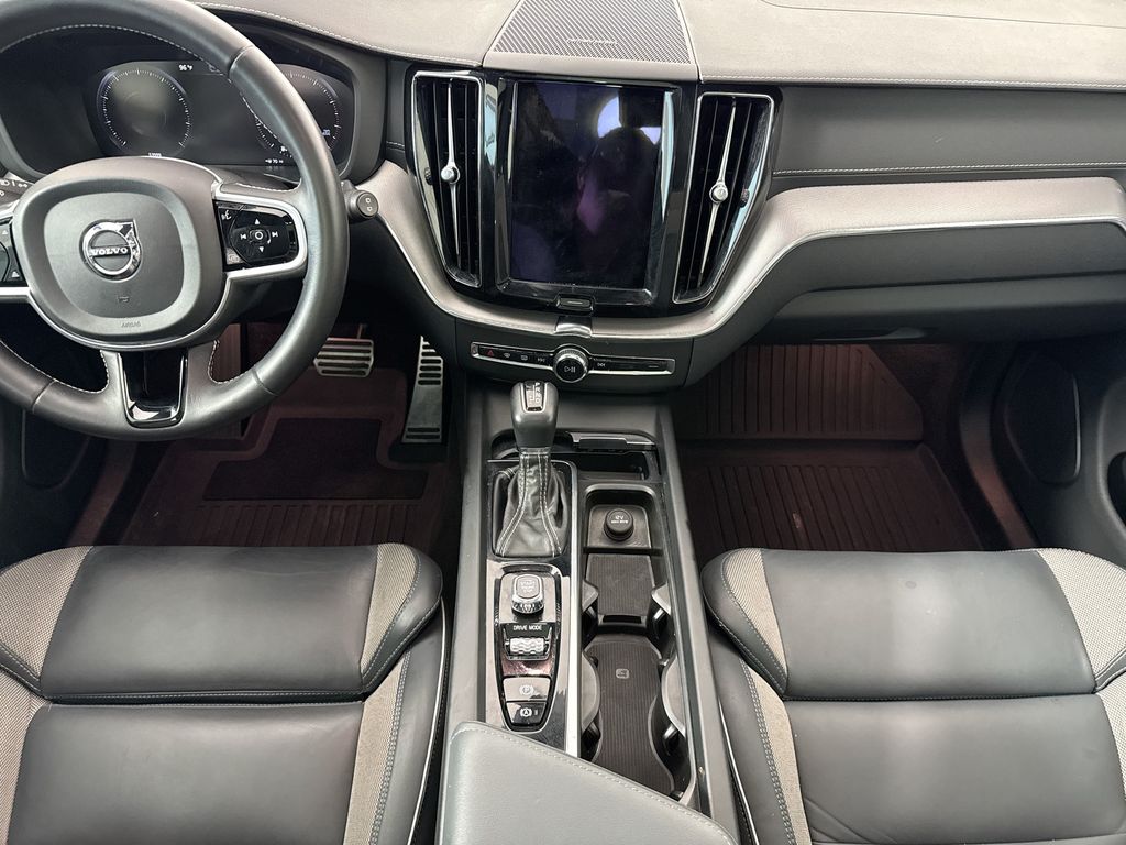 Thumbnail: 2021 Volvo XC60 - 14