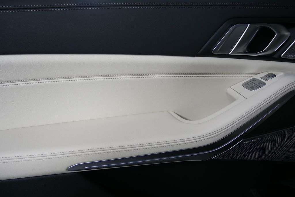 2026 BMW X7 xDrive40i 15