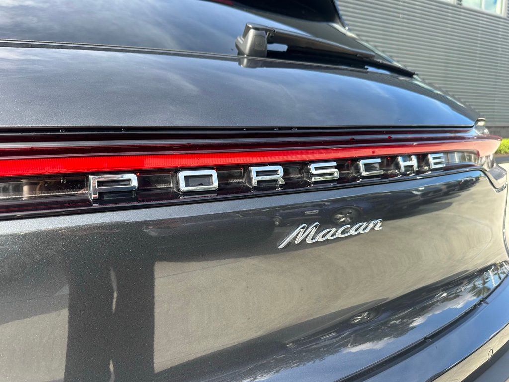 Thumbnail: 2023 Porsche Macan - 14