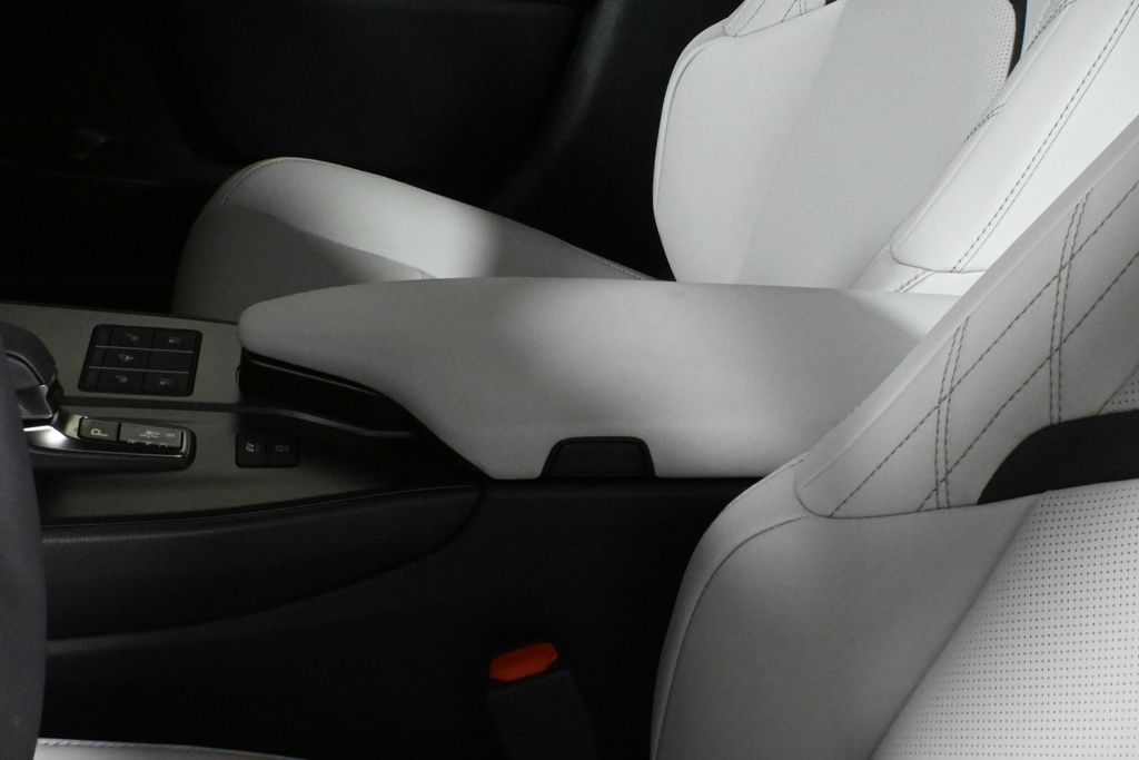 Thumbnail: 2025 Lexus UX - 26