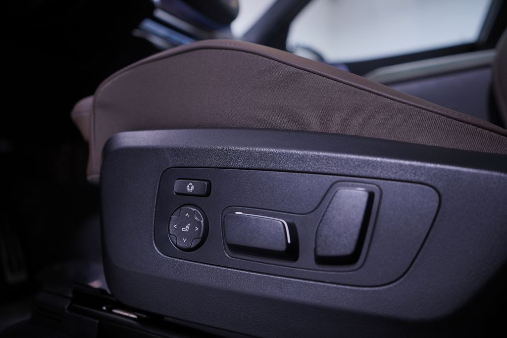 Thumbnail: 2025 BMW X3 - 13