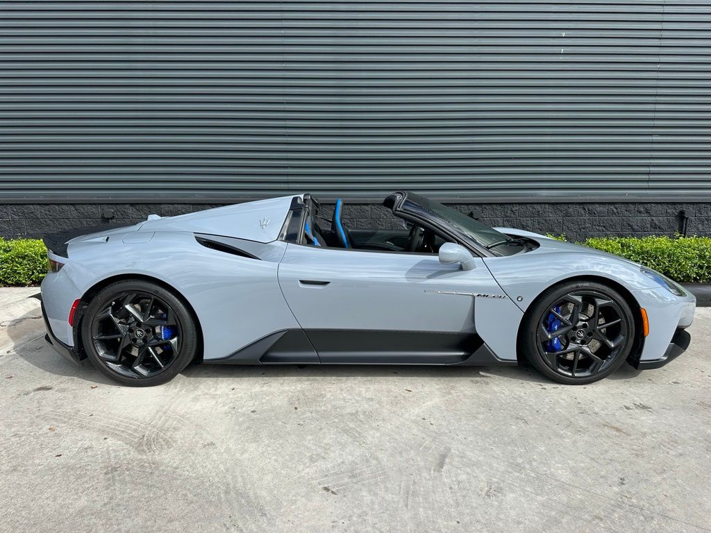 Thumbnail: 2023 Maserati MC20 - 11