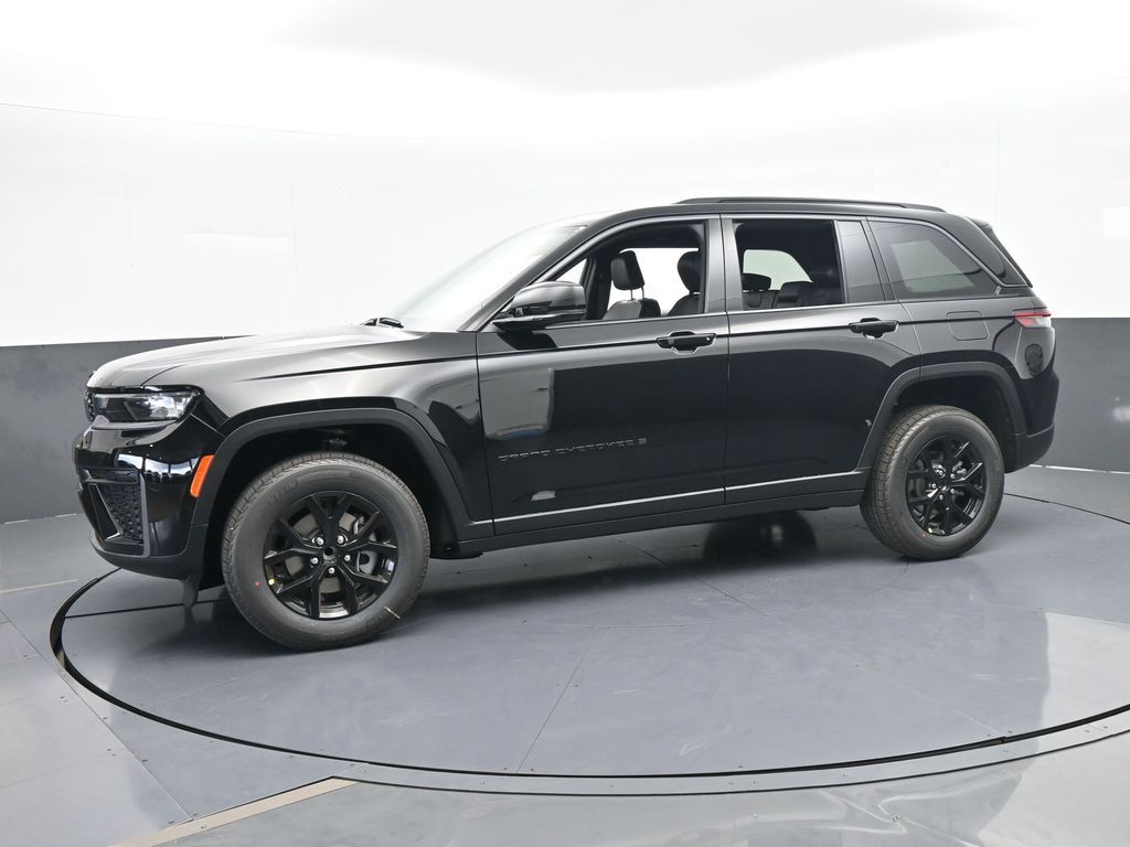 New 2026 Diamond Black Crystal Pearlcoat Jeep Laredo image 2