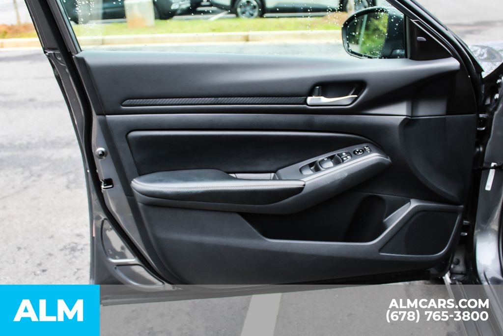 Used 2025 Gray Nissan 2.5 SV image 34
