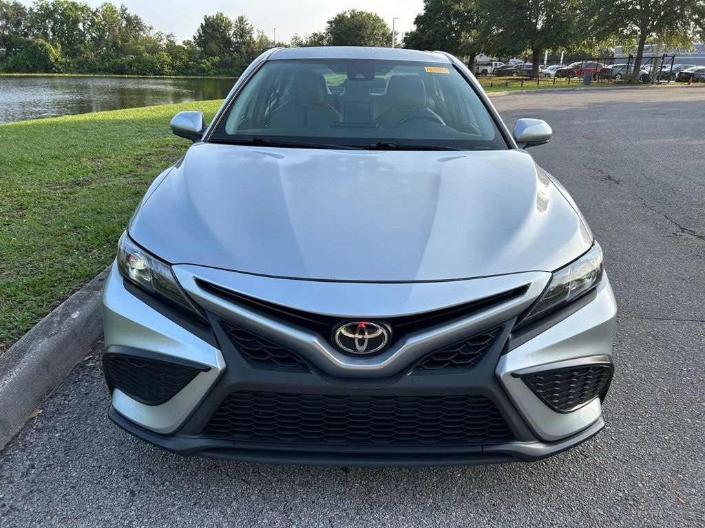 2021 Toyota Camry SE 8
