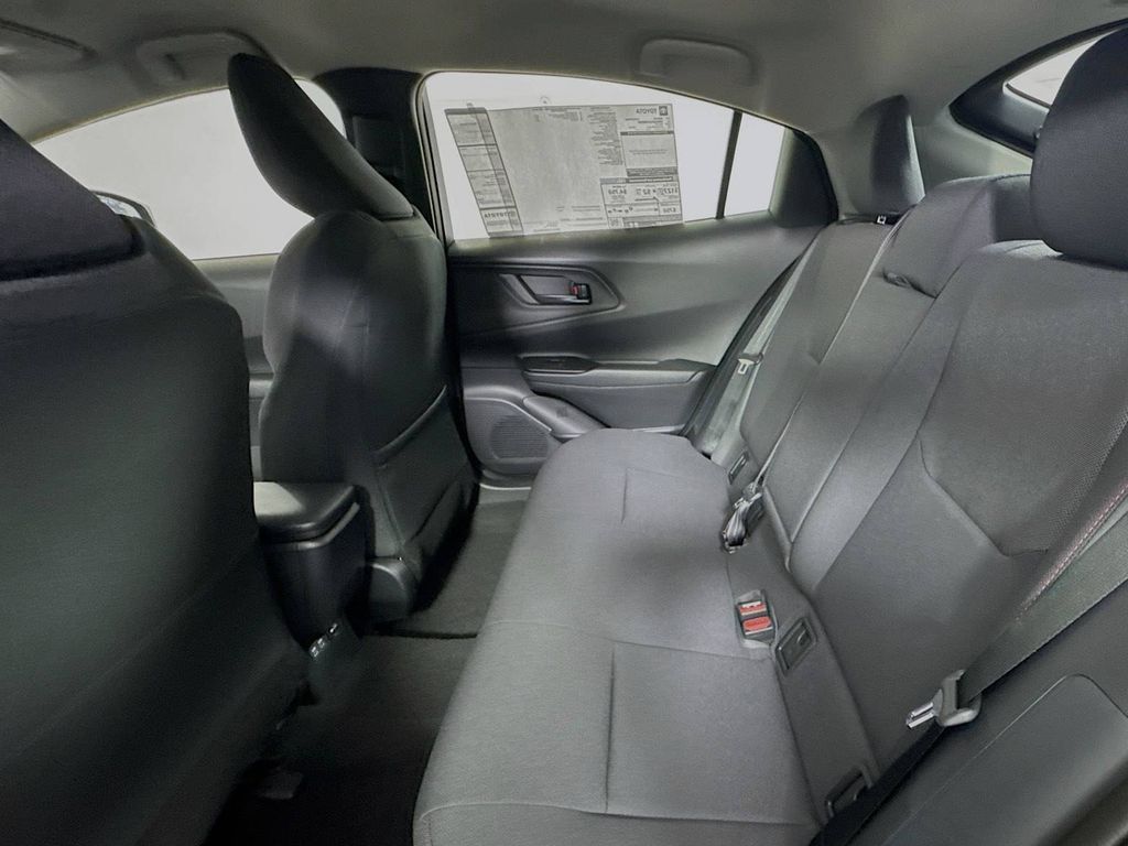 2026 Toyota Prius Plug-in Hybrid SE - Photo 24