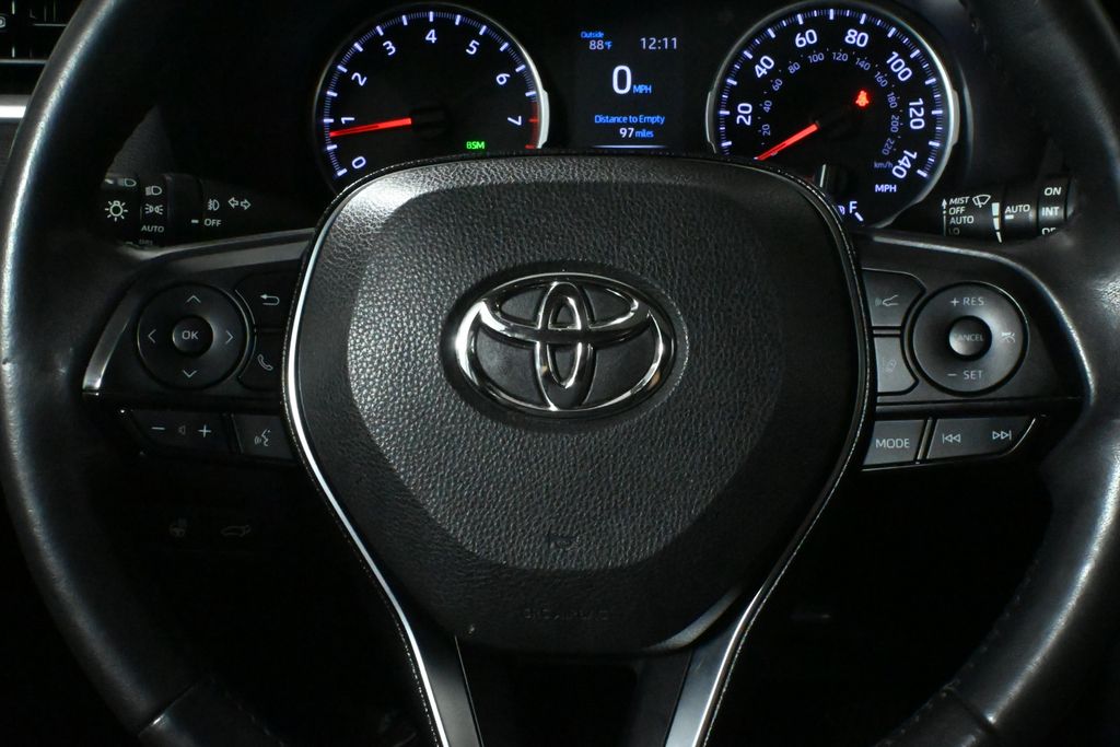 Thumbnail: 2019 Toyota RAV4 - 21