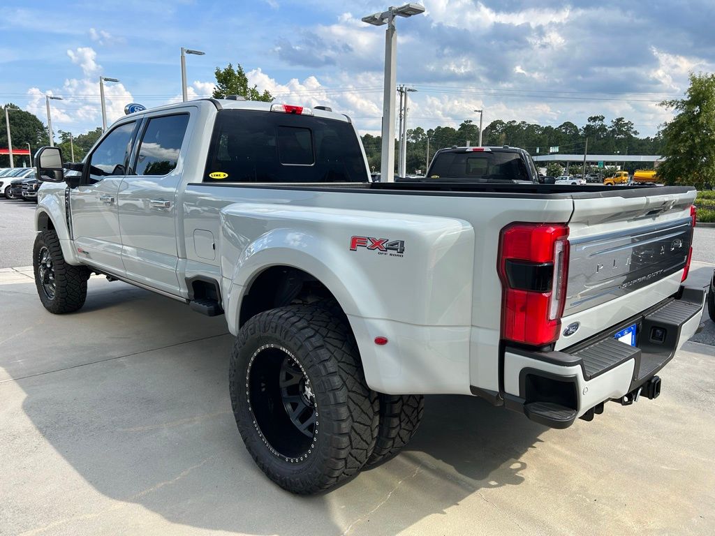 2025 Ford F-450 Super Duty Platinum