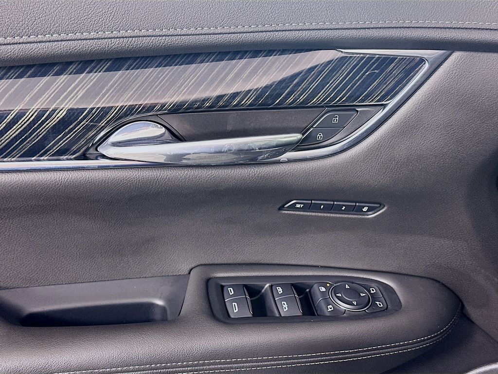 Thumbnail: 2022 Cadillac XT6 - 17