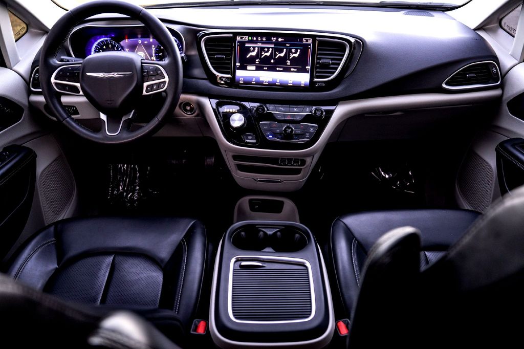 Used Car 2023 Chrysler Pacifica  Touring L For Sale Under $30,000 In Taylor, Texas